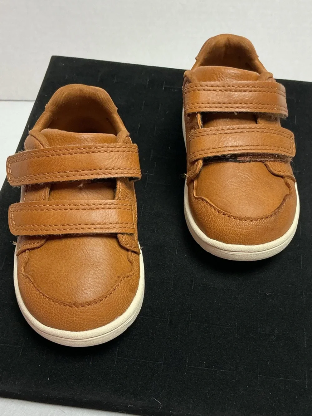 NEW Stride Rite SRT Alfredo Brown Leather Hook & Loop Sneaker 5M